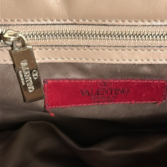 Valentino Rock Stud Nude Poudre Leather Shoulder Hand Bag - Picture 12 of 14